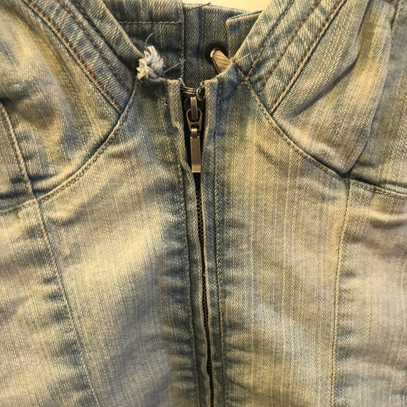 Denim front zipper tank top - Picture 2 of 7